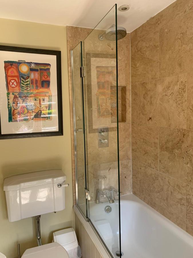 Wee Grange Apartment Bath Bagian luar foto